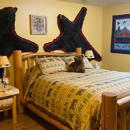 ريد لودج Two Bears Inn Bed & Breakfast المظهر الخارجي الصورة