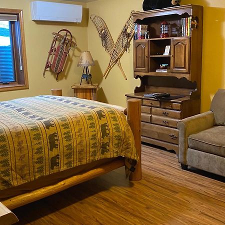 ريد لودج Two Bears Inn Bed & Breakfast المظهر الخارجي الصورة