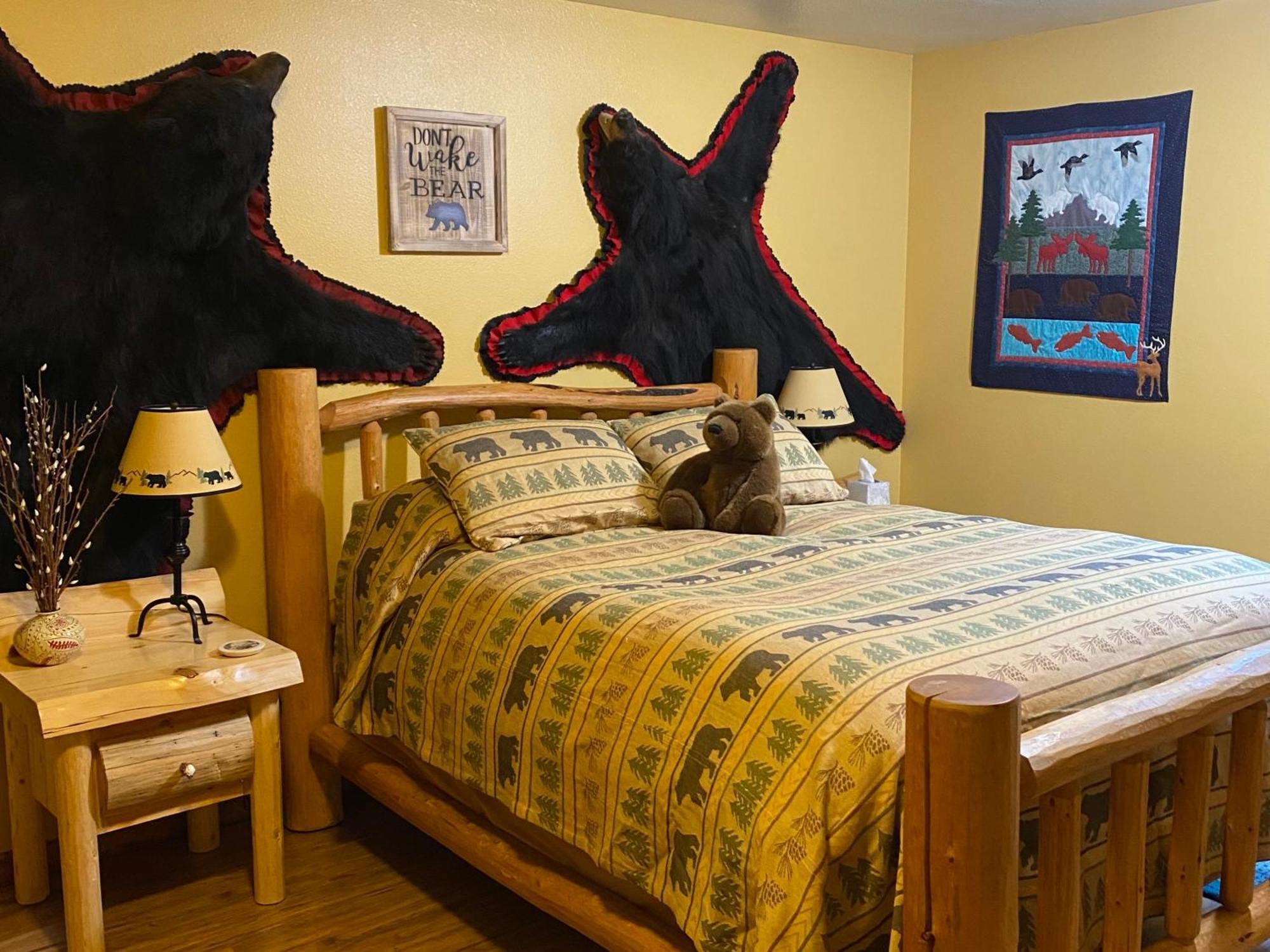 ريد لودج Two Bears Inn Bed & Breakfast المظهر الخارجي الصورة