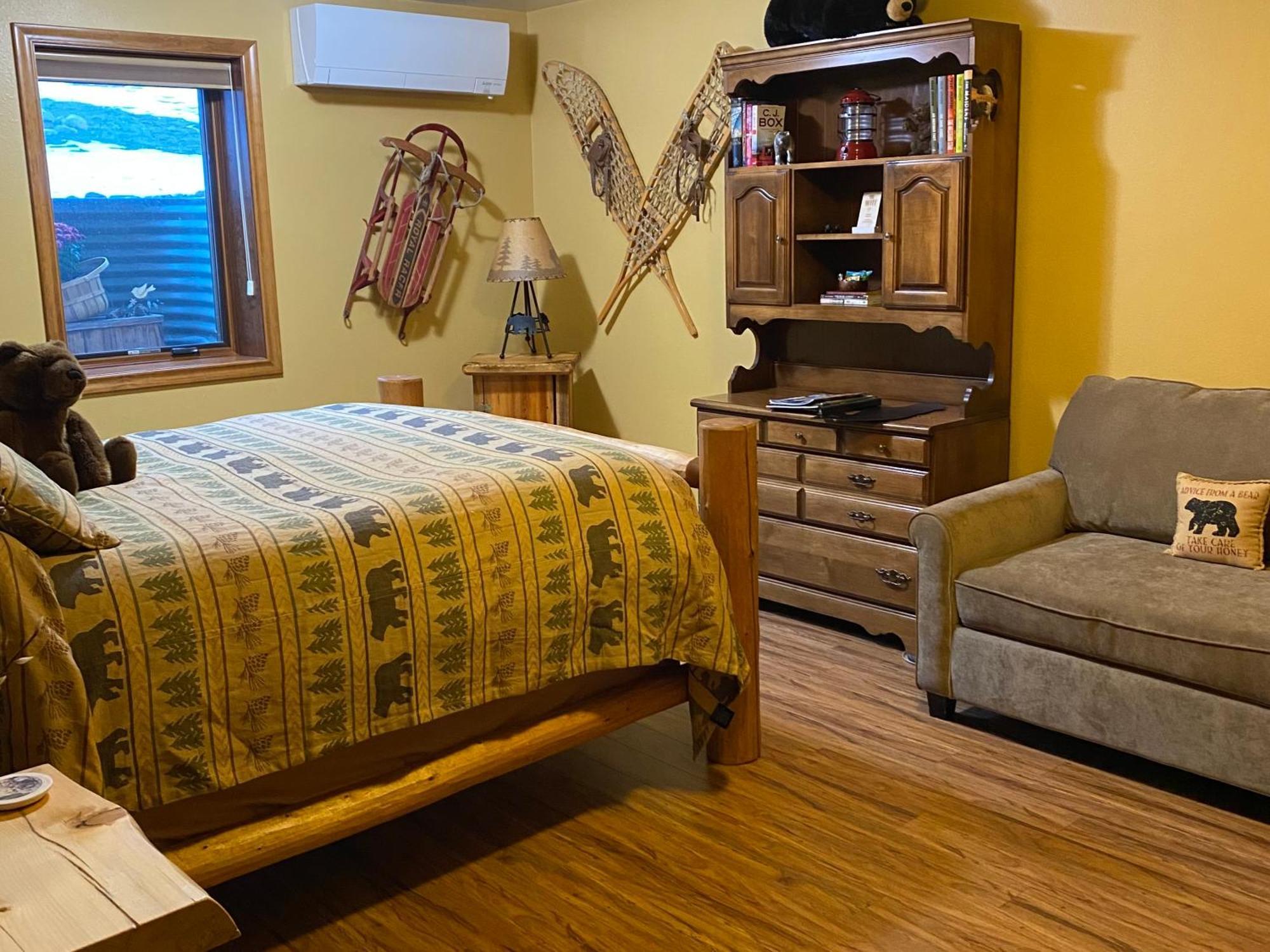 ريد لودج Two Bears Inn Bed & Breakfast المظهر الخارجي الصورة