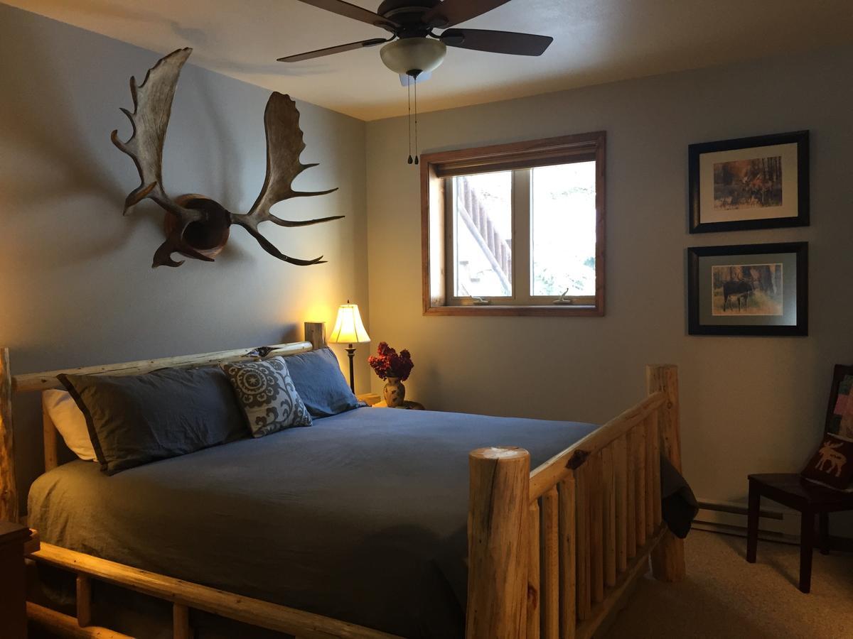 ريد لودج Two Bears Inn Bed & Breakfast المظهر الخارجي الصورة