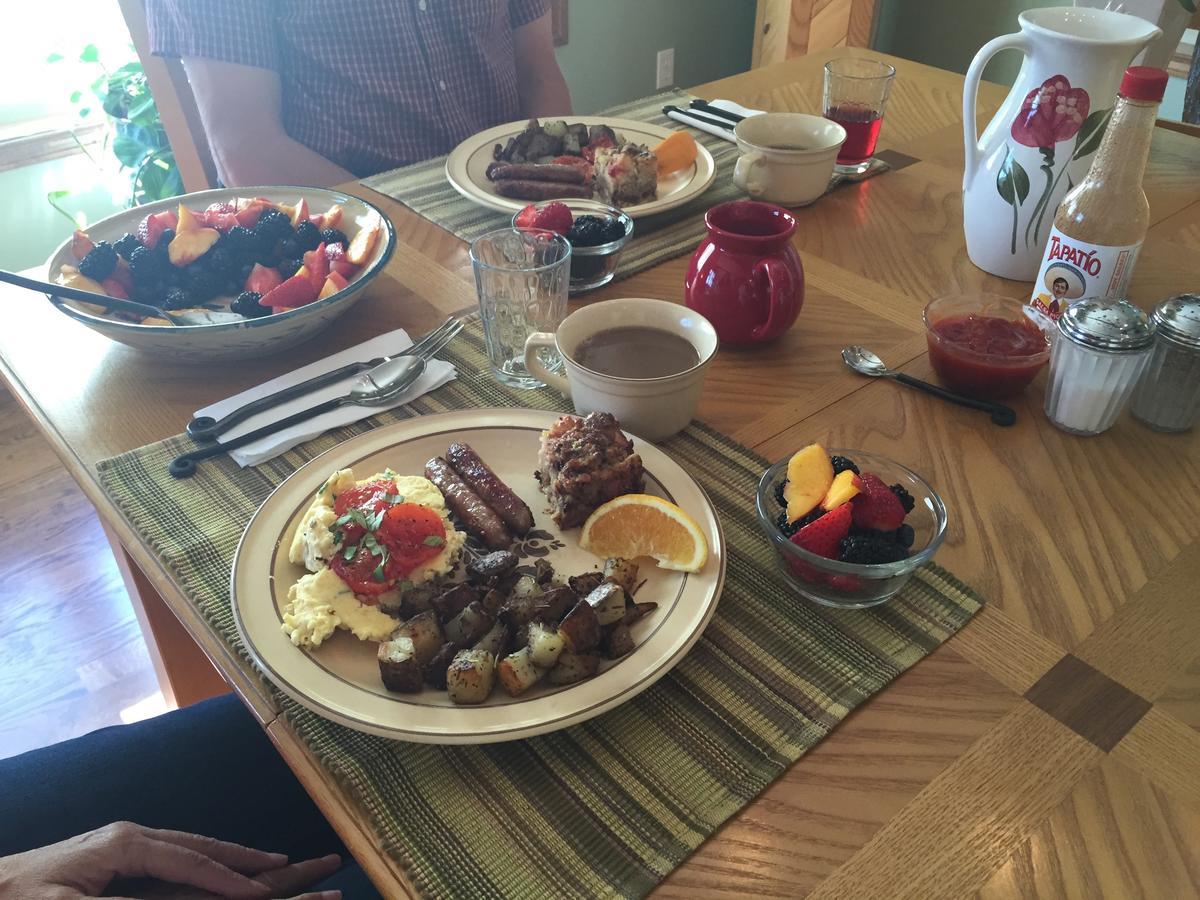 ريد لودج Two Bears Inn Bed & Breakfast المظهر الخارجي الصورة